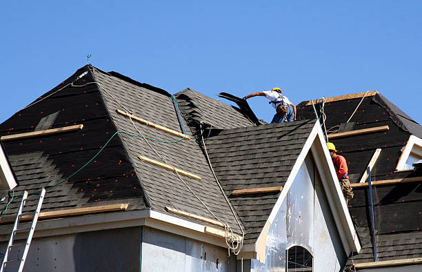 Roof Gutter Cleaning in Lincoln Center, KS